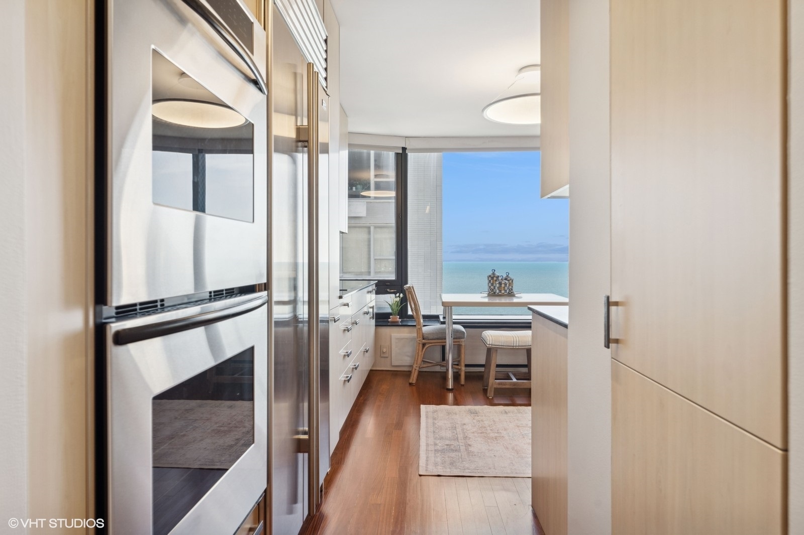 1555 N Astor Street Unit: 23SE