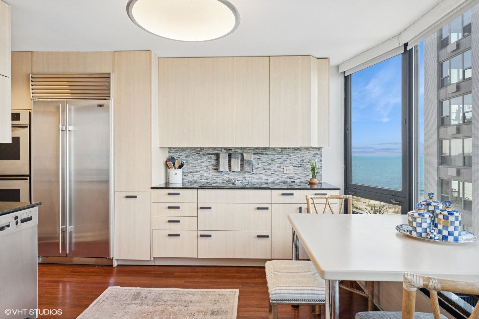 1555 N Astor Street Unit: 23SE