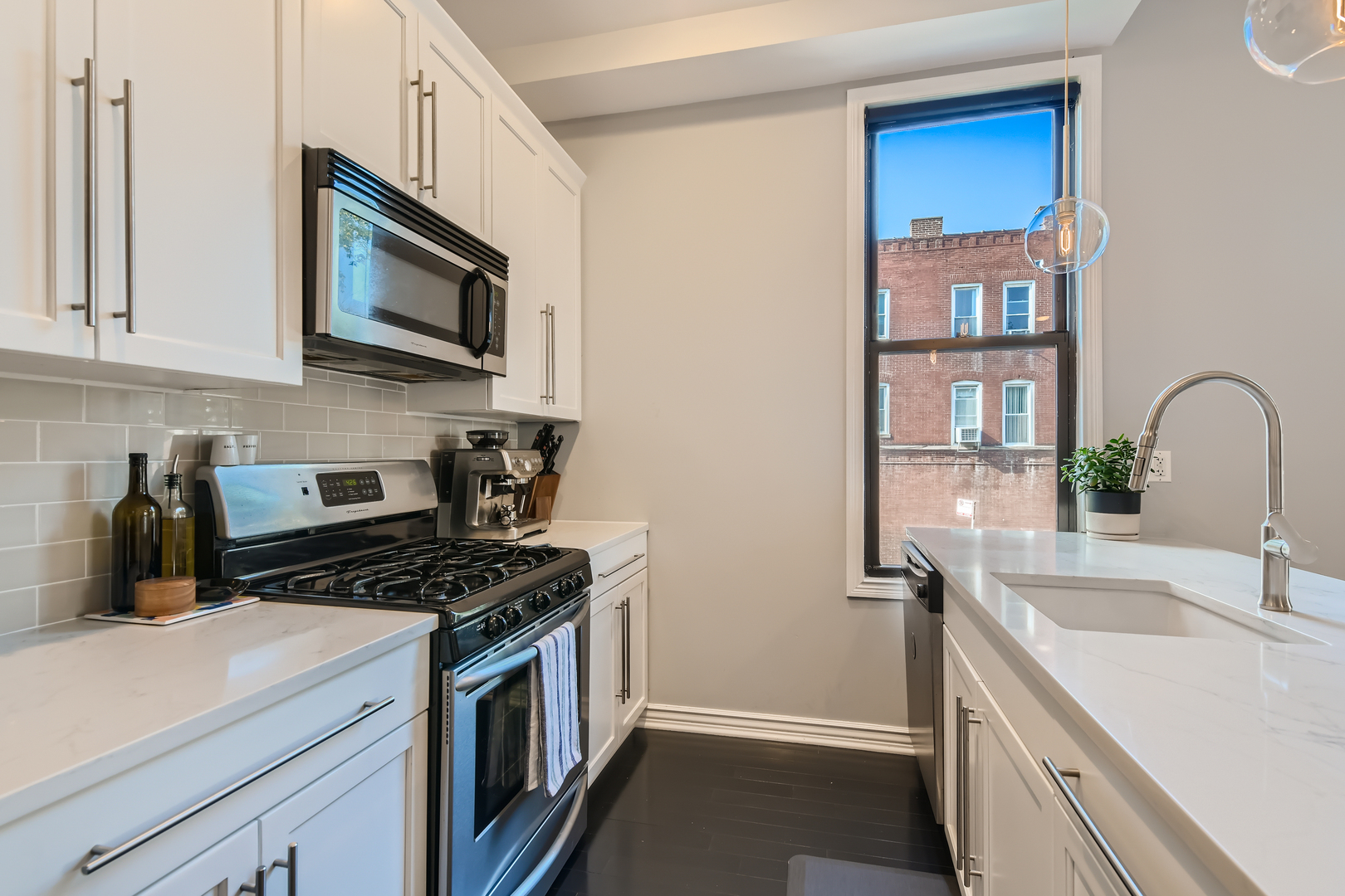 3258 N Racine Avenue Unit: 2