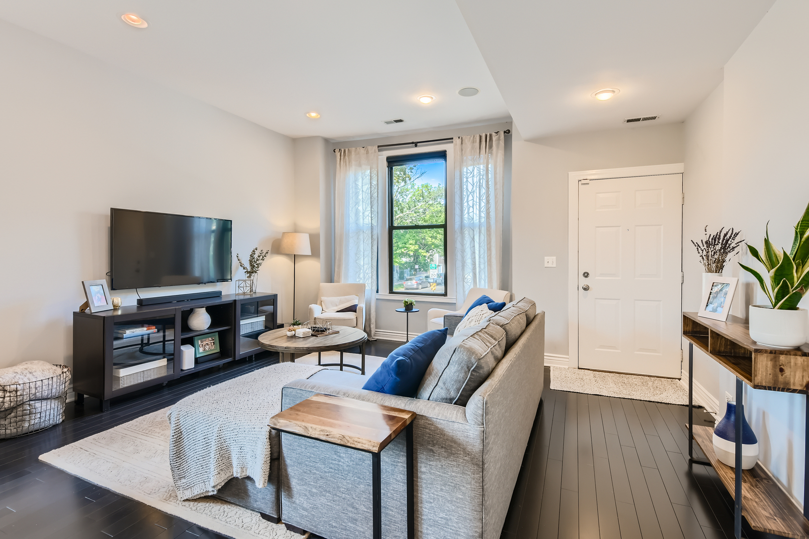 3258 N Racine Avenue Unit: 2