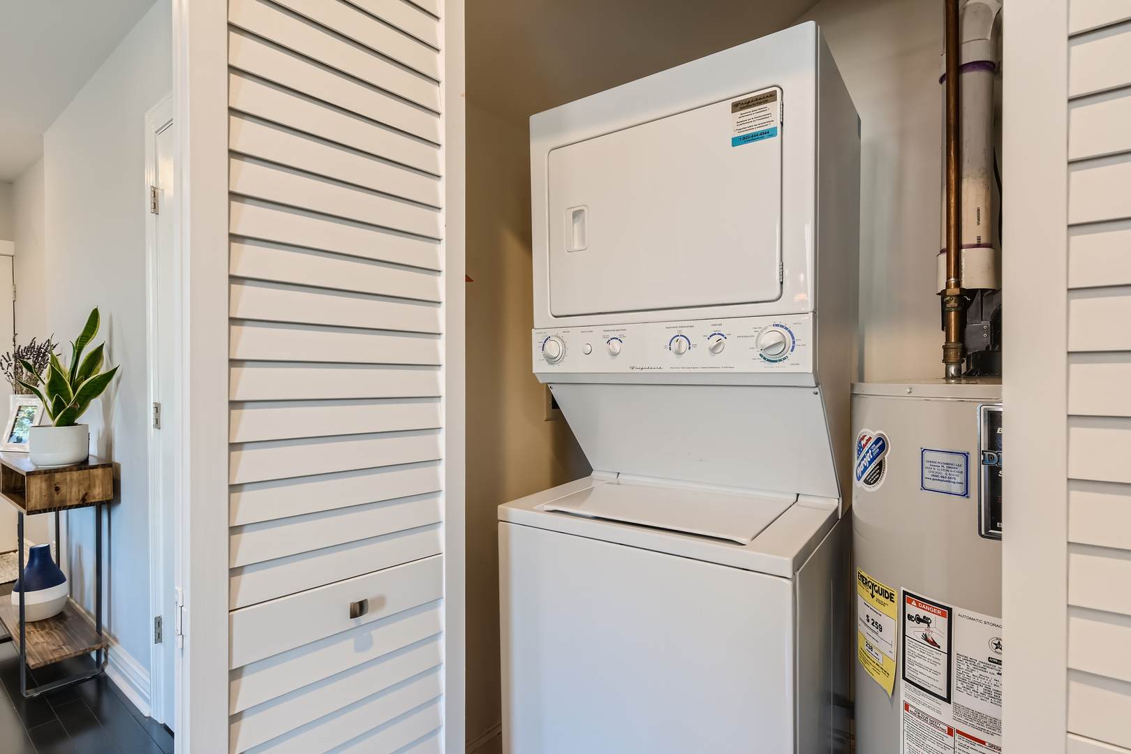 3258 N Racine Avenue Unit: 2