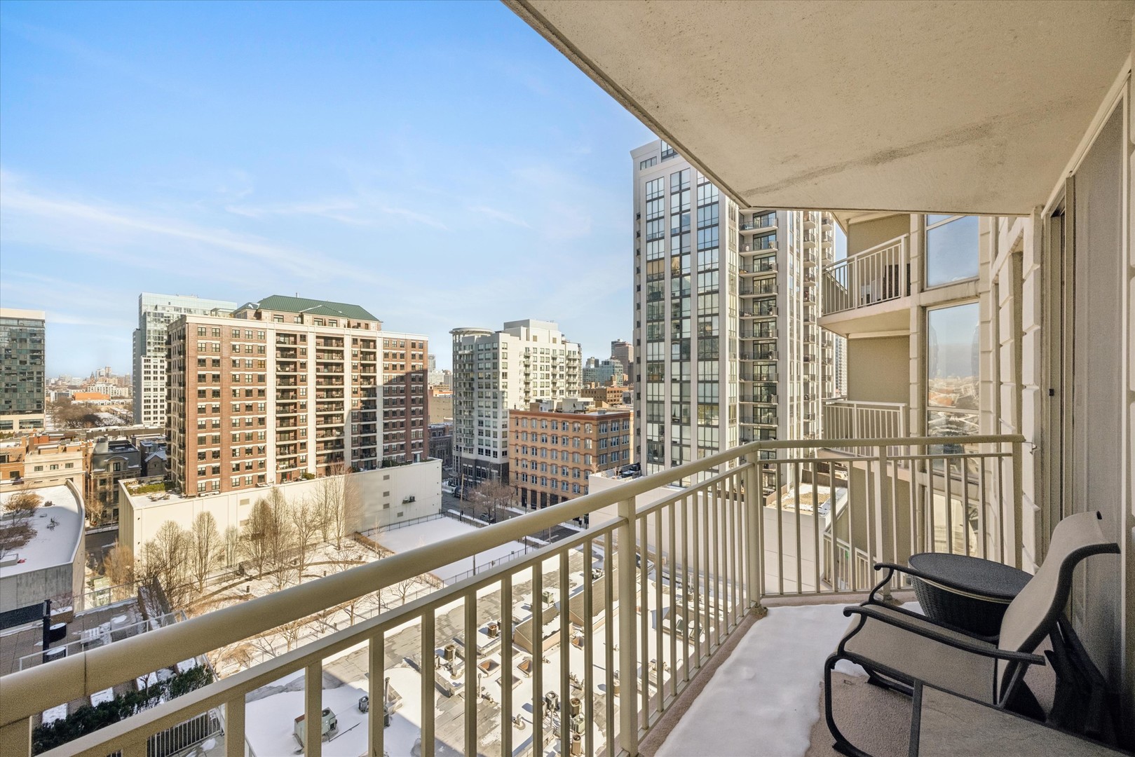 645 N Kingsbury Street Unit: 1205