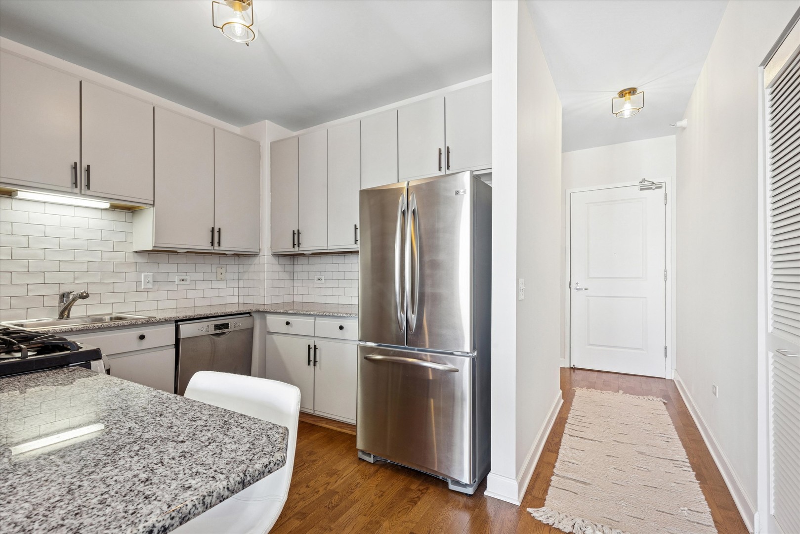645 N Kingsbury Street Unit: 1205