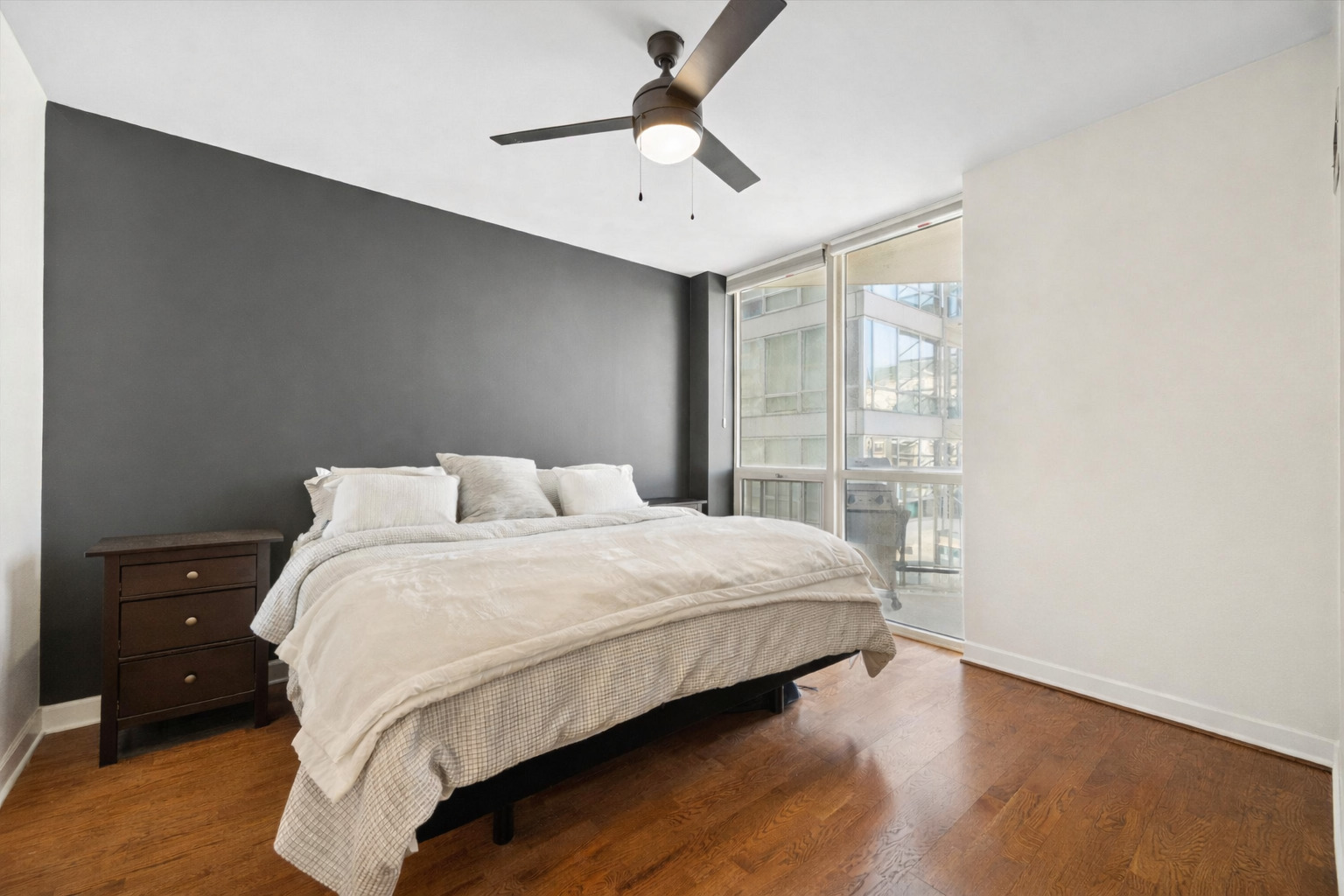 645 N Kingsbury Street Unit: 1205