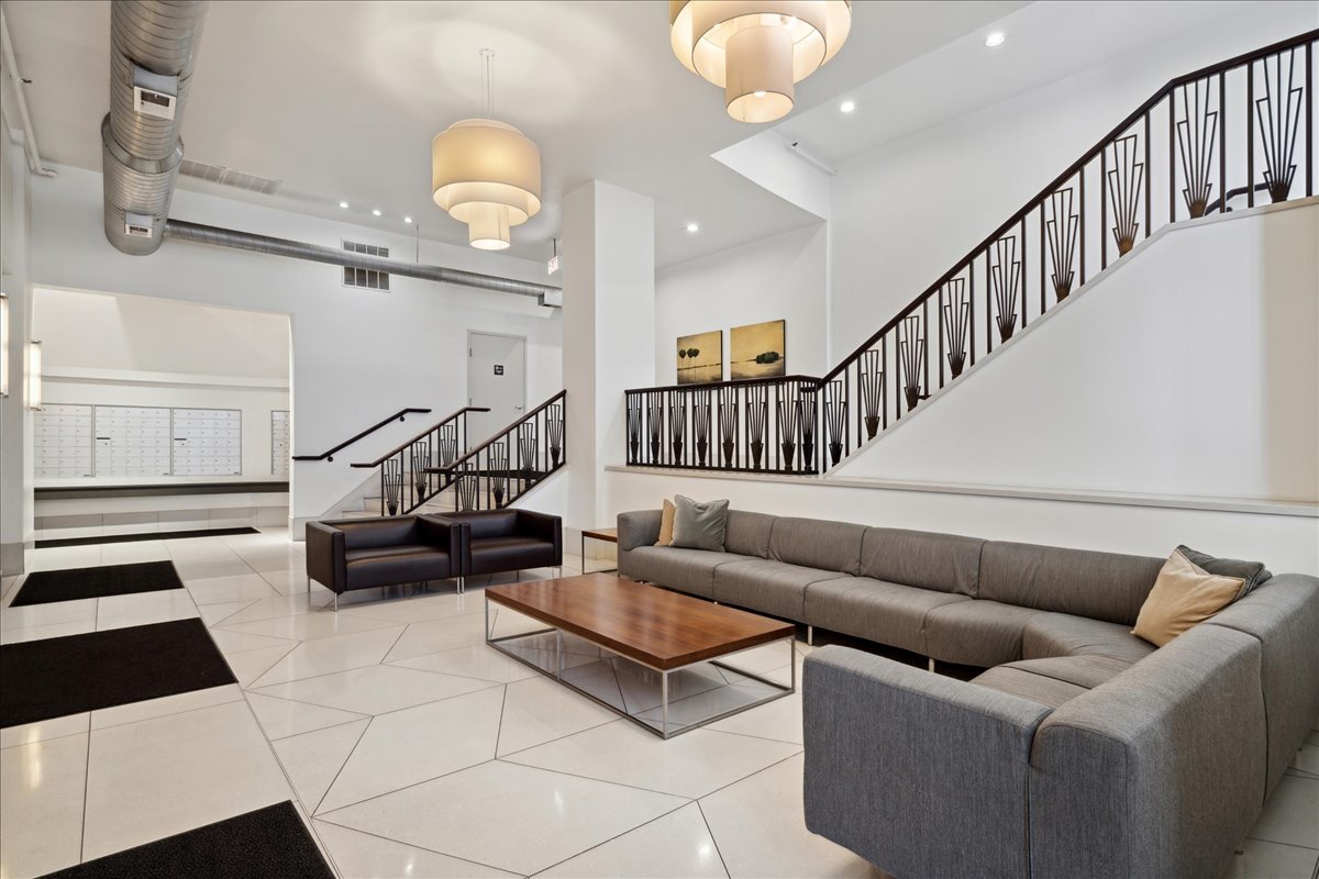 758 N Larrabee Street Unit: 519