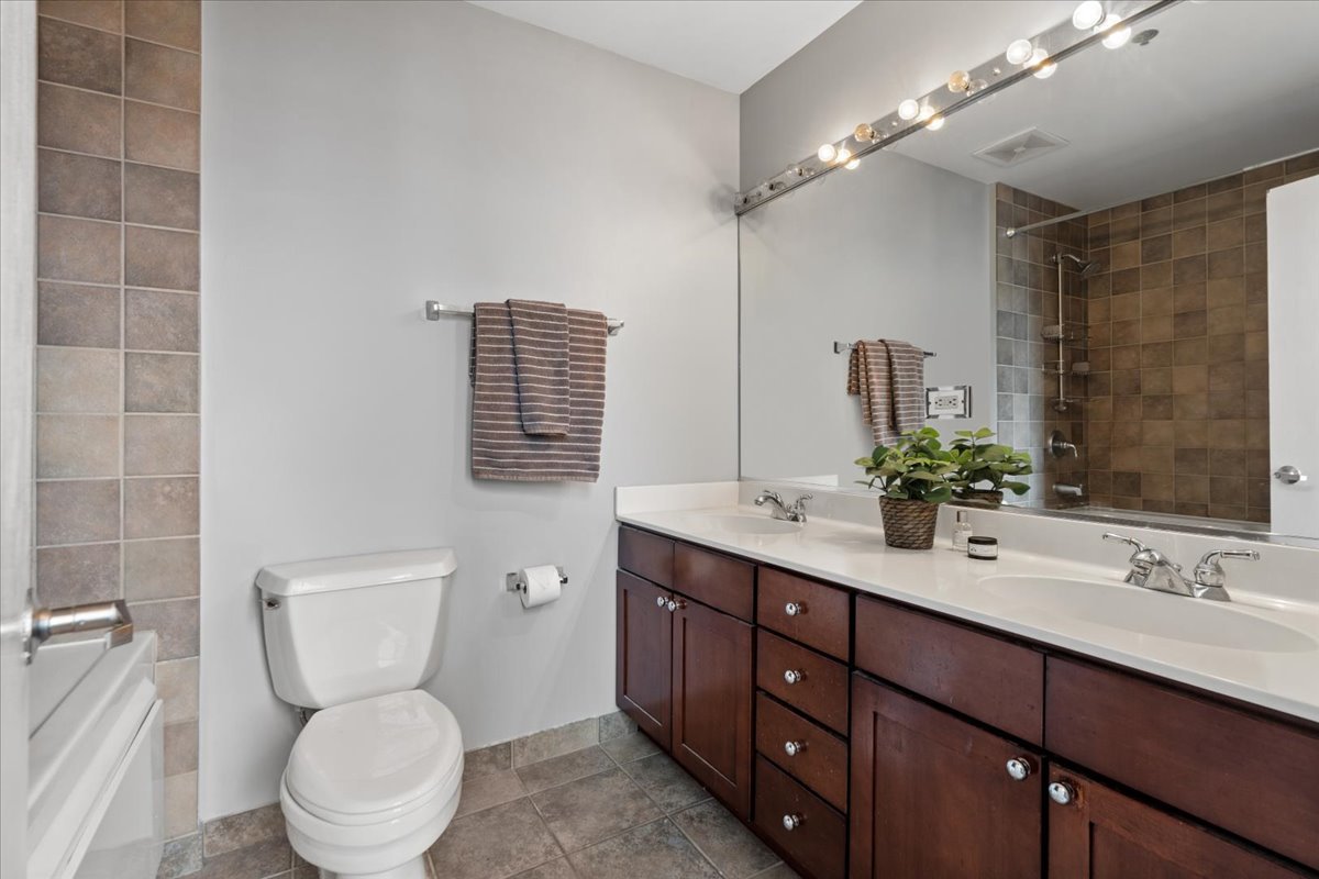 758 N Larrabee Street Unit: 519