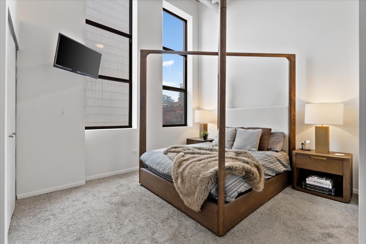 758 N Larrabee Street Unit: 519