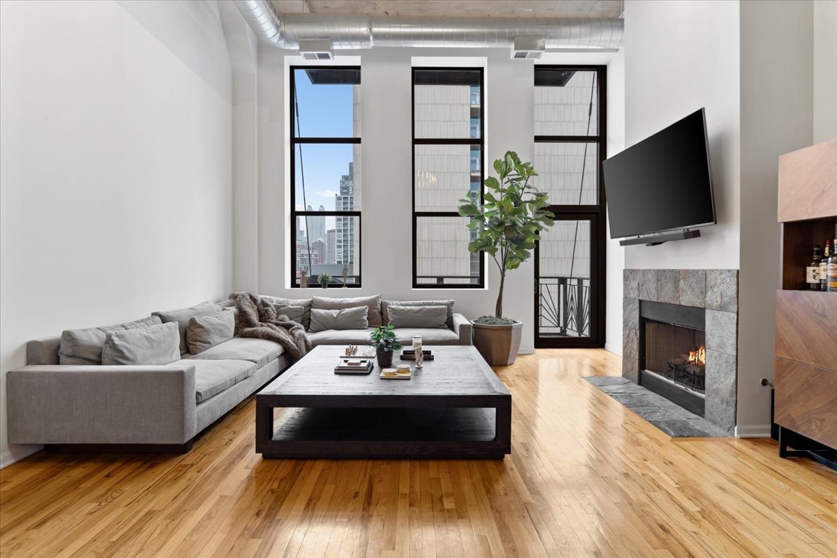 758 N Larrabee Street Unit: 519