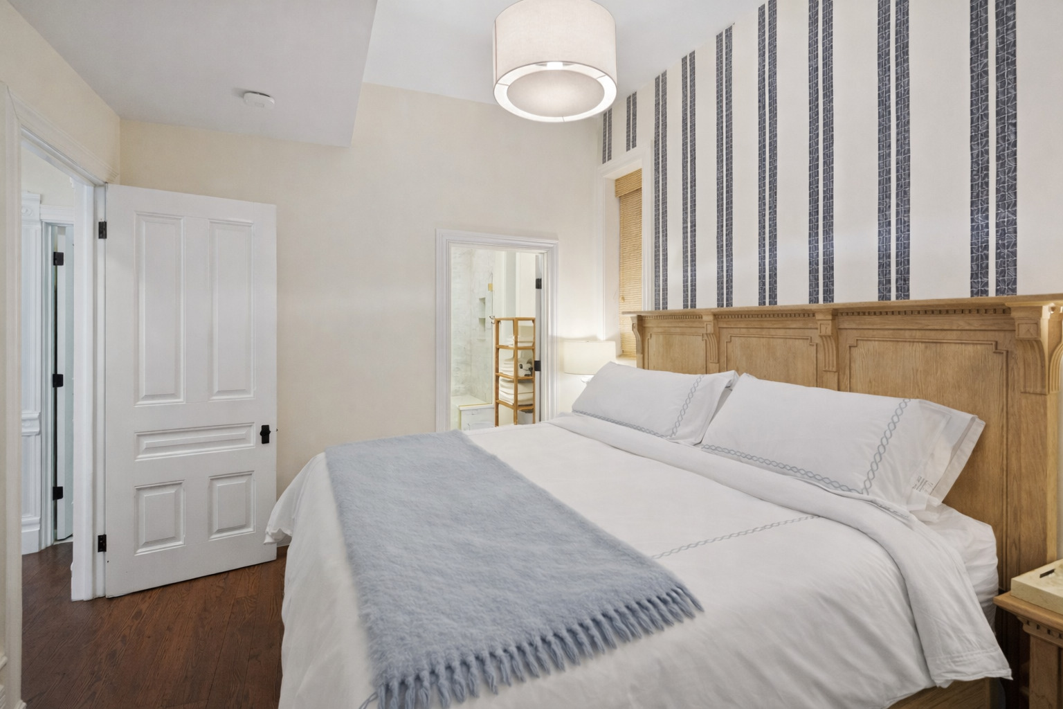 2034 N Seminary Avenue Unit: 2