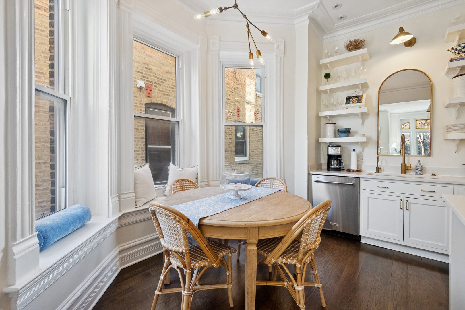 2034 N Seminary Avenue Unit: 2