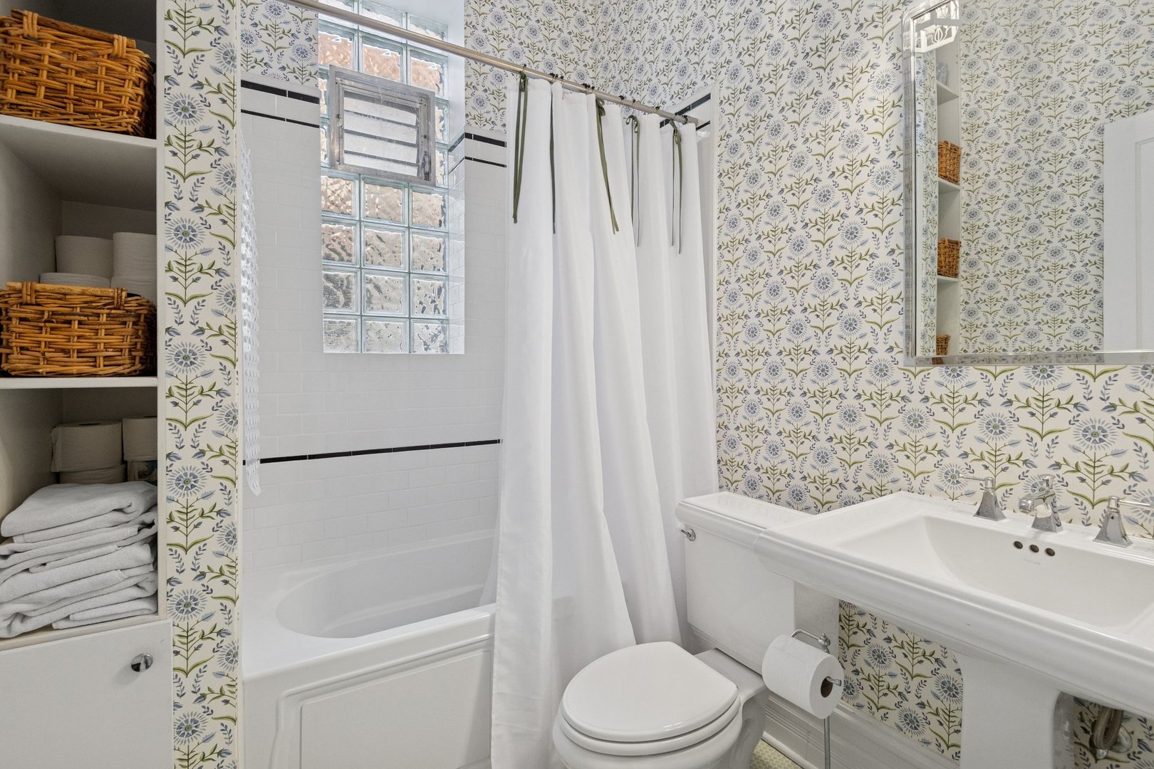 2034 N Seminary Avenue Unit: 2