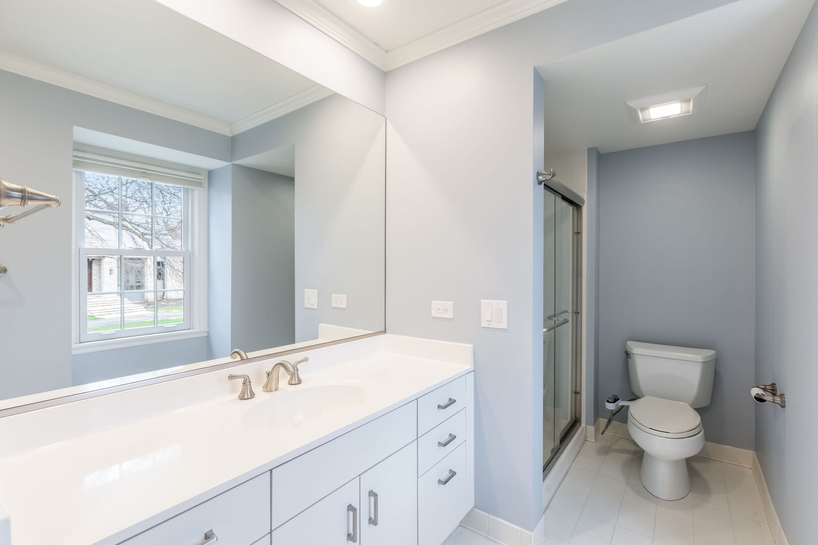 207 N Green Bay Road