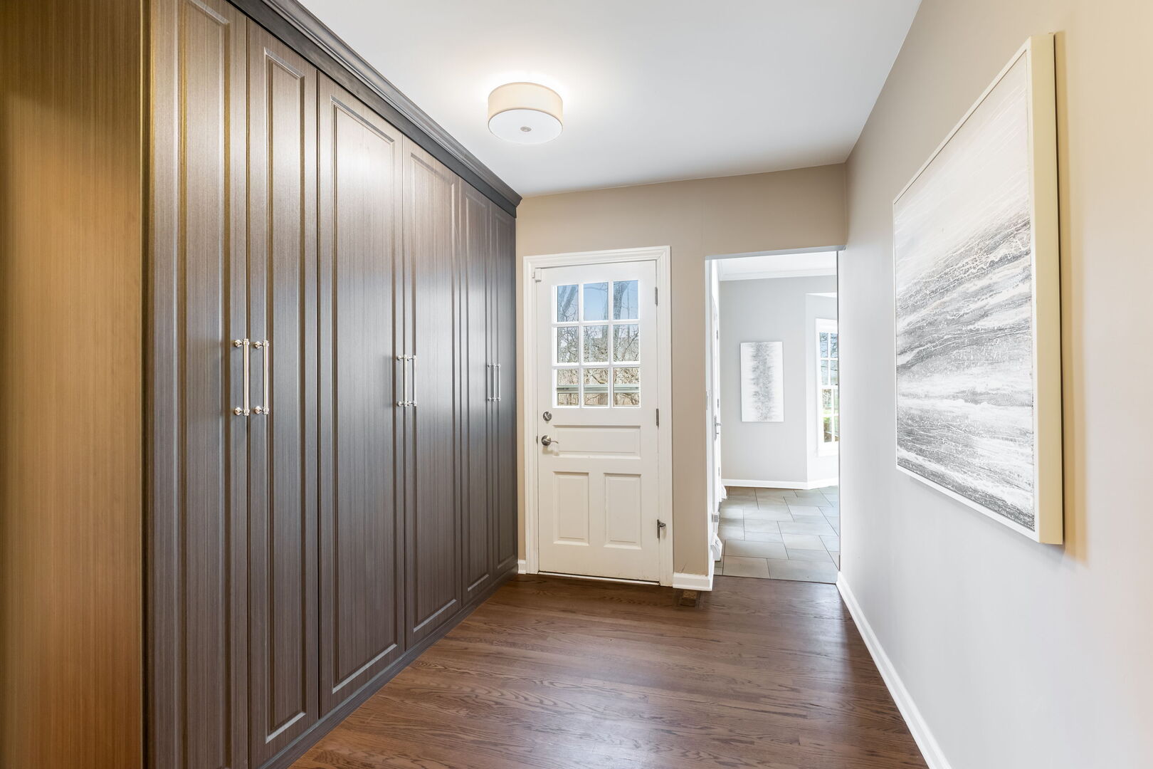 207 N Green Bay Road