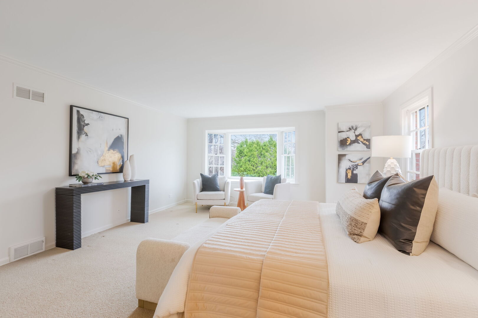 207 N Green Bay Road