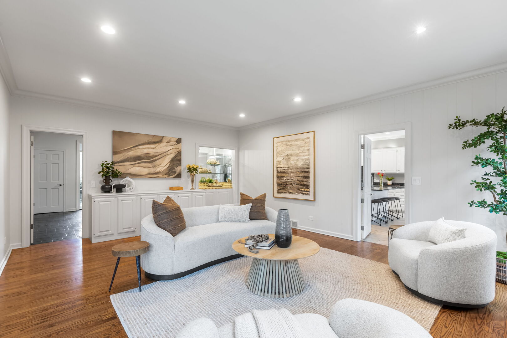 207 N Green Bay Road