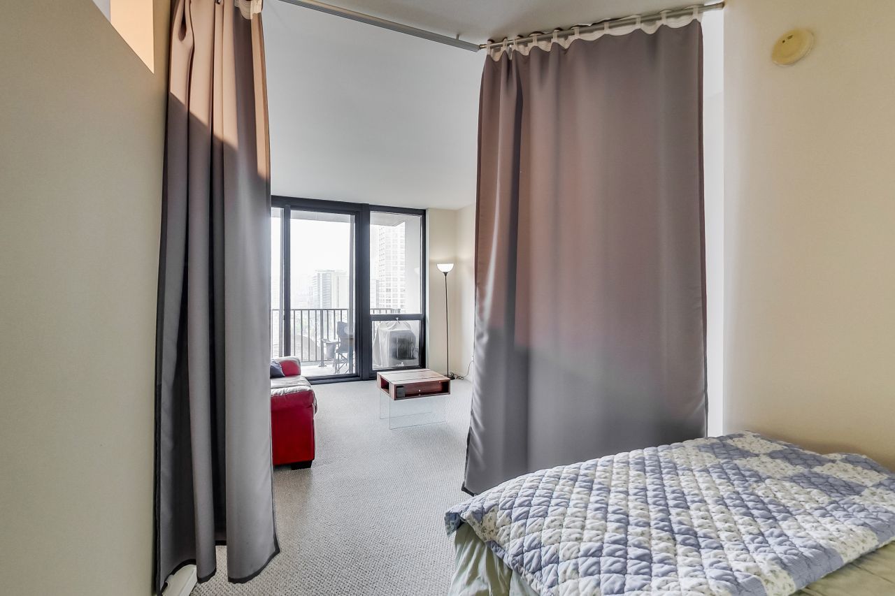 210 S Desplaines Street Unit: 803