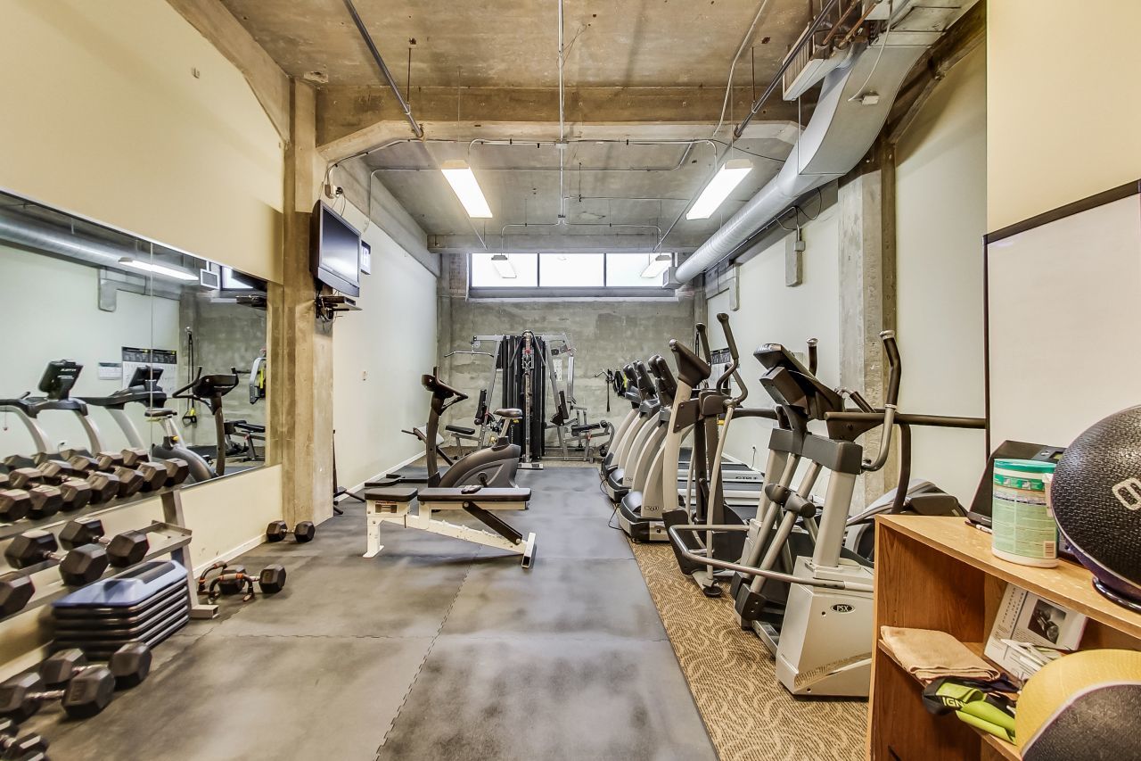 210 S Desplaines Street Unit: 803
