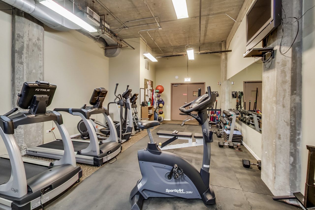 210 S Desplaines Street Unit: 803