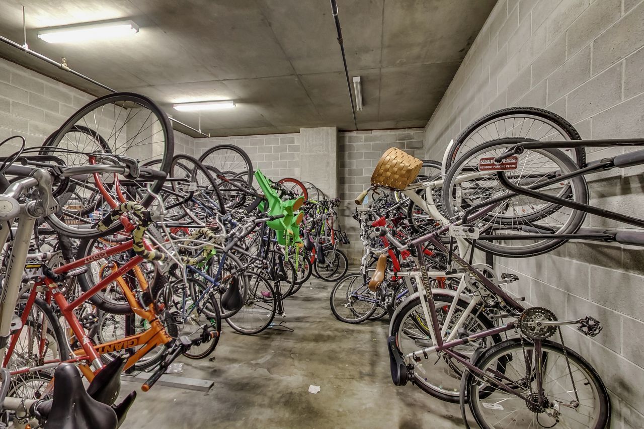 210 S Desplaines Street Unit: 803