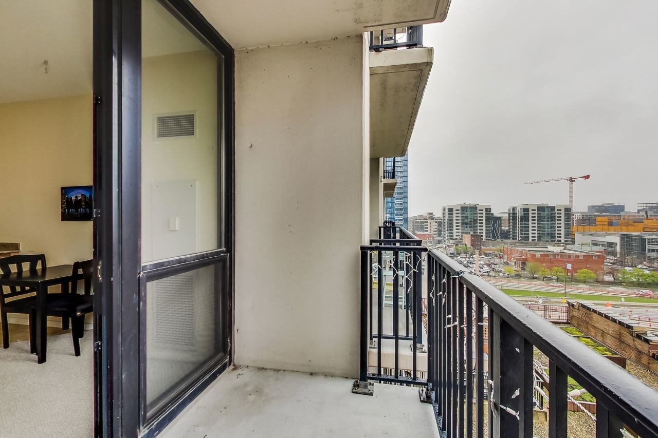 210 S Desplaines Street Unit: 803