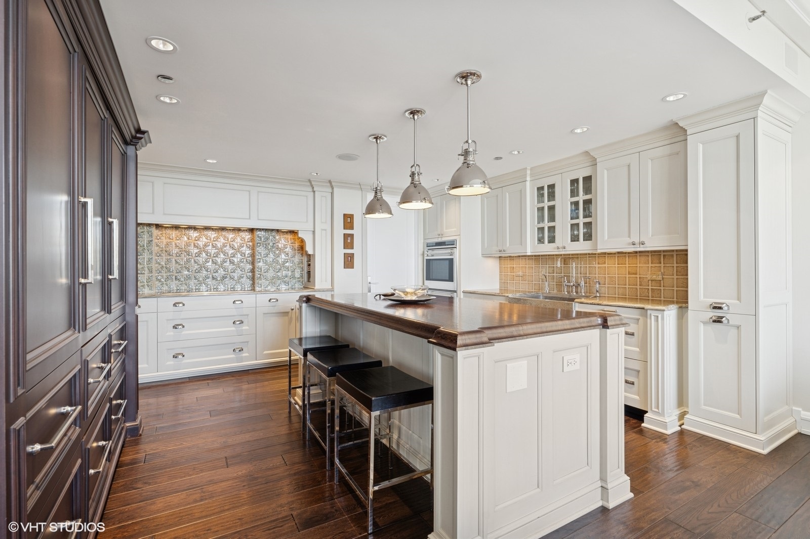 180 E PEARSON Street Unit: 4801