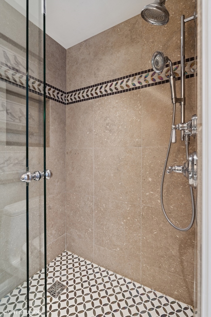 180 E PEARSON Street Unit: 4801