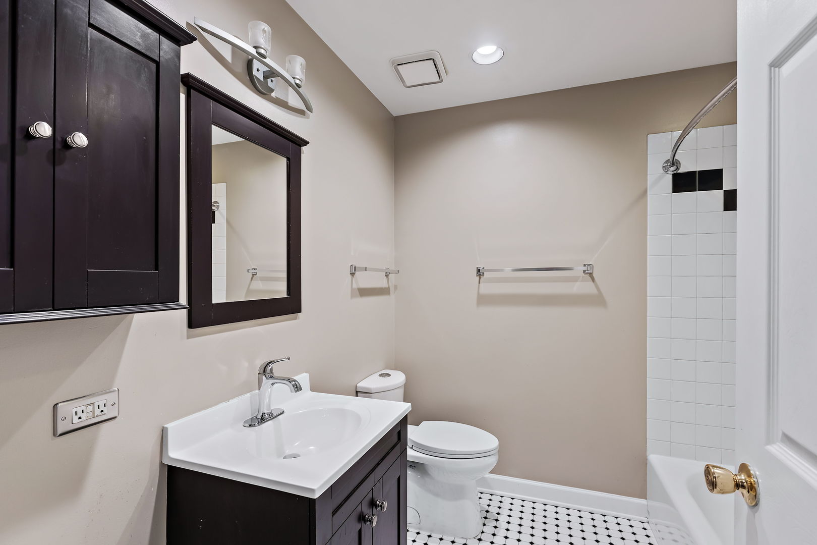 22 N MORGAN Street Unit: 107