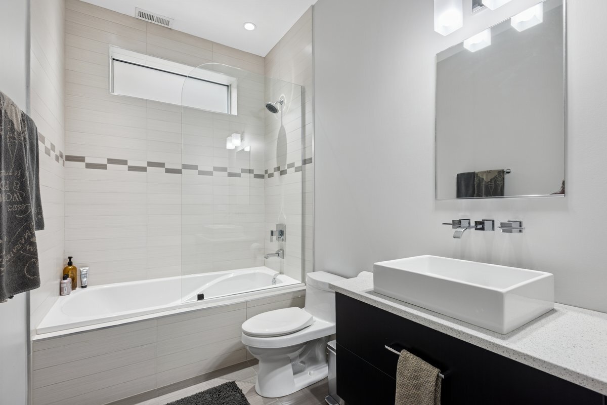1437 W Diversey Parkway Unit: 1W