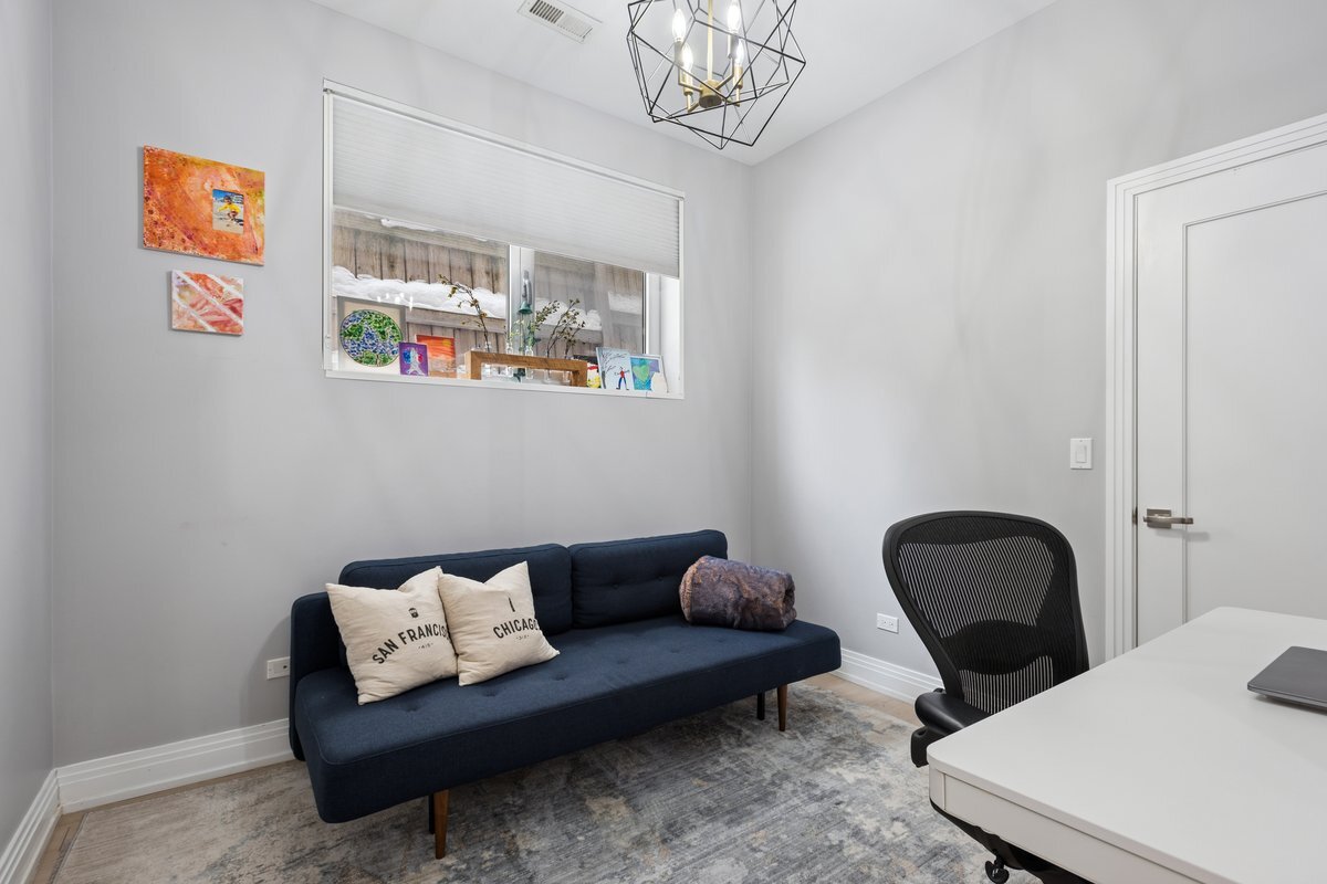 1437 W Diversey Parkway Unit: 1W