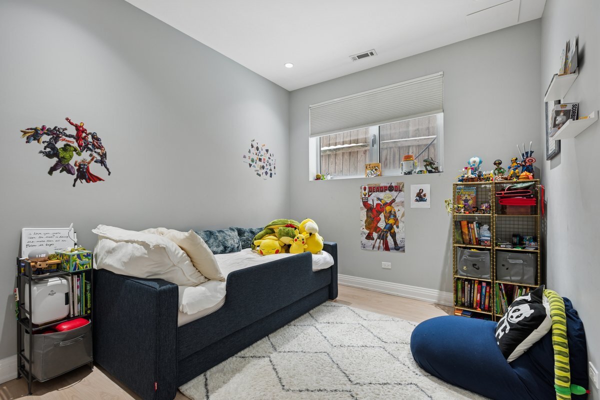 1437 W Diversey Parkway Unit: 1W