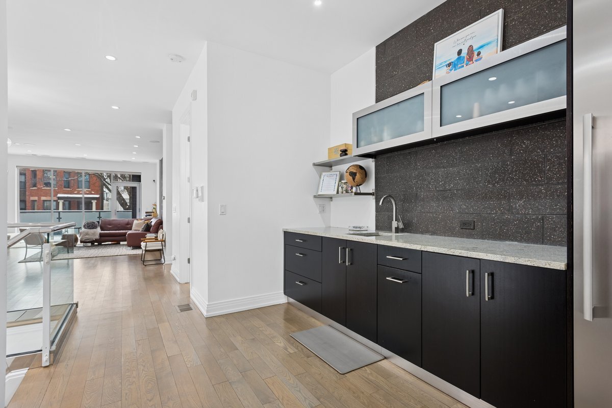 1437 W Diversey Parkway Unit: 1W