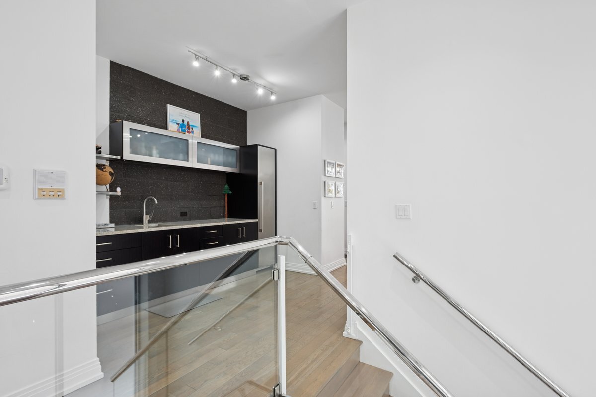 1437 W Diversey Parkway Unit: 1W