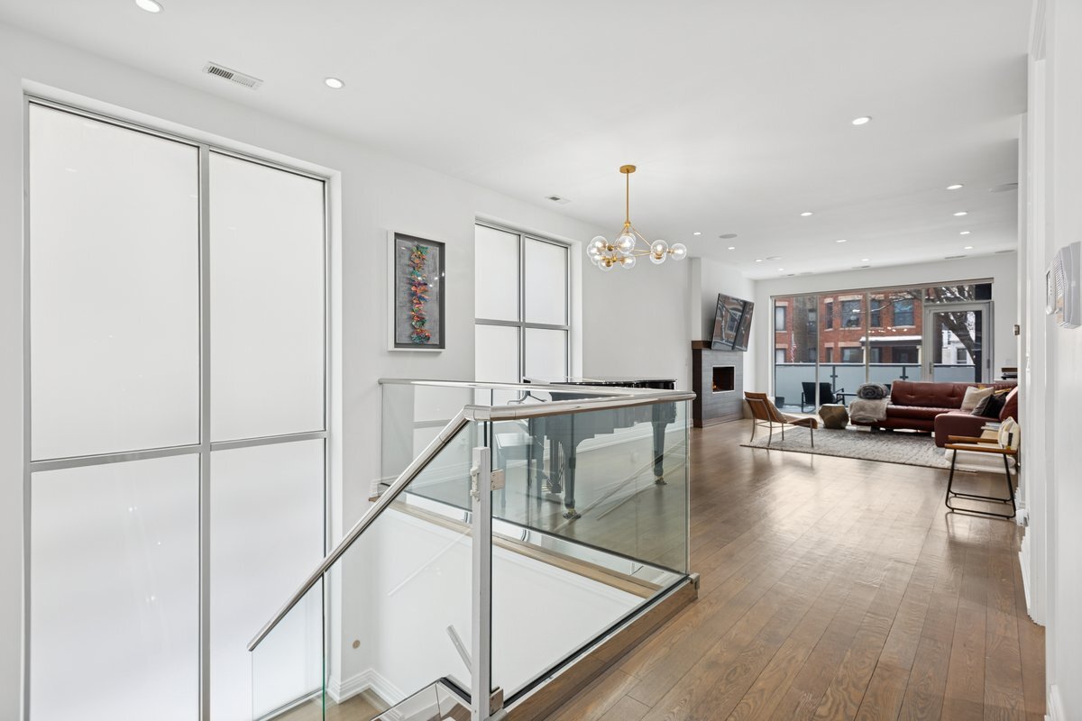 1437 W Diversey Parkway Unit: 1W