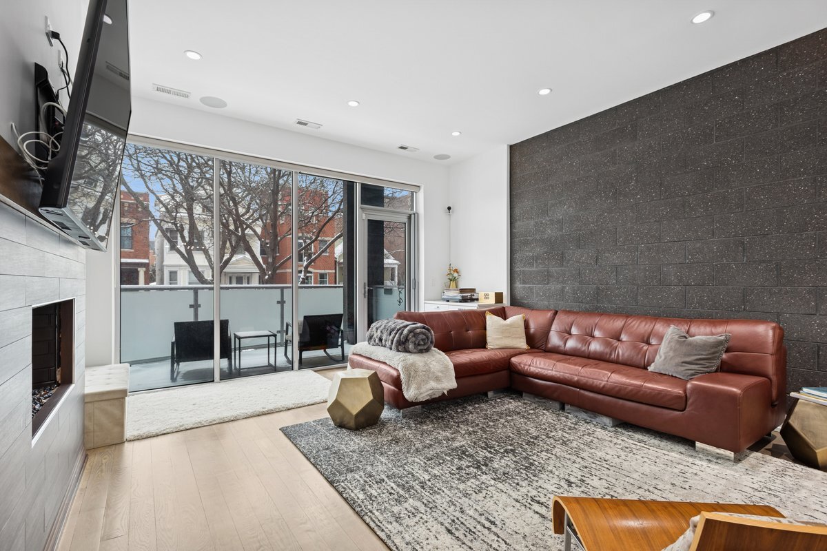 1437 W Diversey Parkway Unit: 1W
