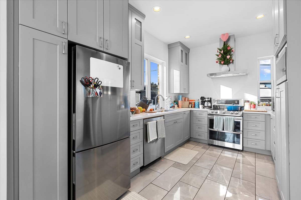 3144 N Spaulding Avenue Unit: 2