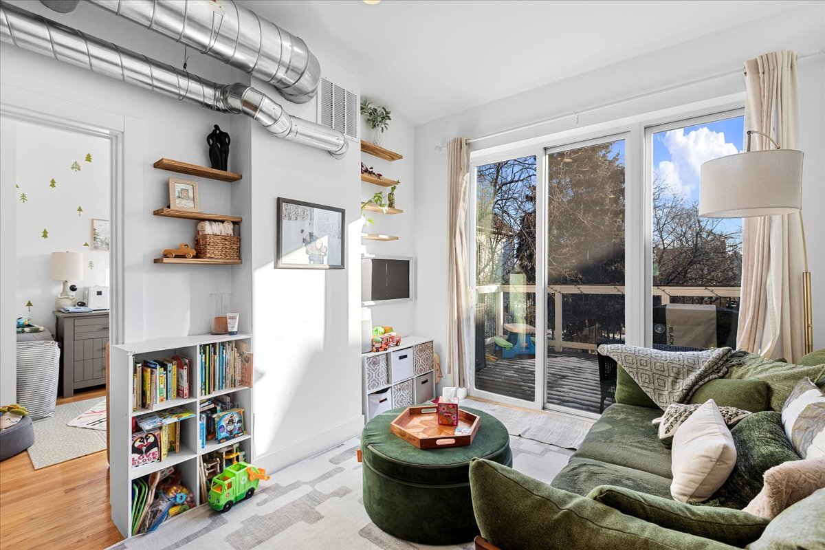 3144 N Spaulding Avenue Unit: 2