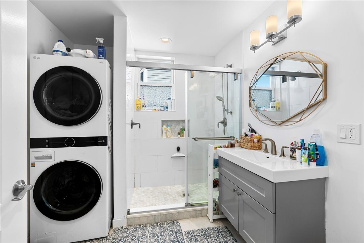 3144 N Spaulding Avenue Unit: 2