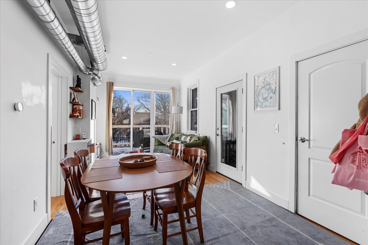 3144 N Spaulding Avenue Unit: 2