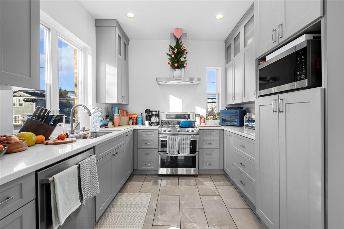 3144 N Spaulding Avenue Unit: 2