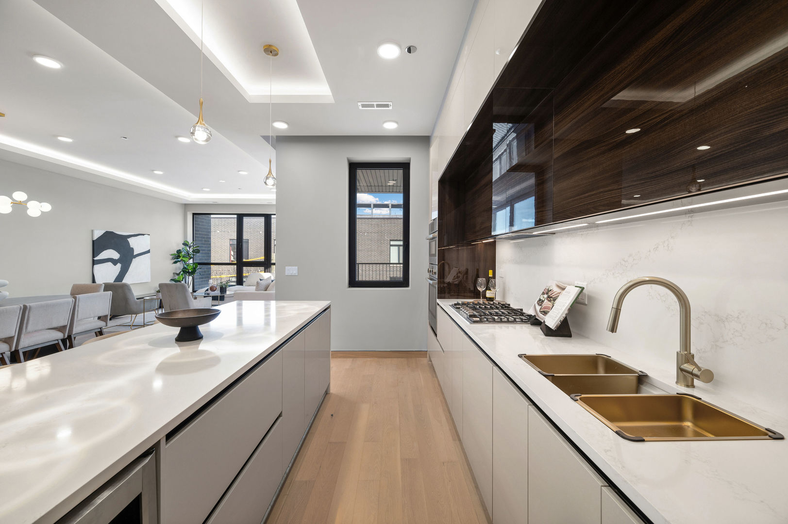 466 N Paulina Street Unit: 203