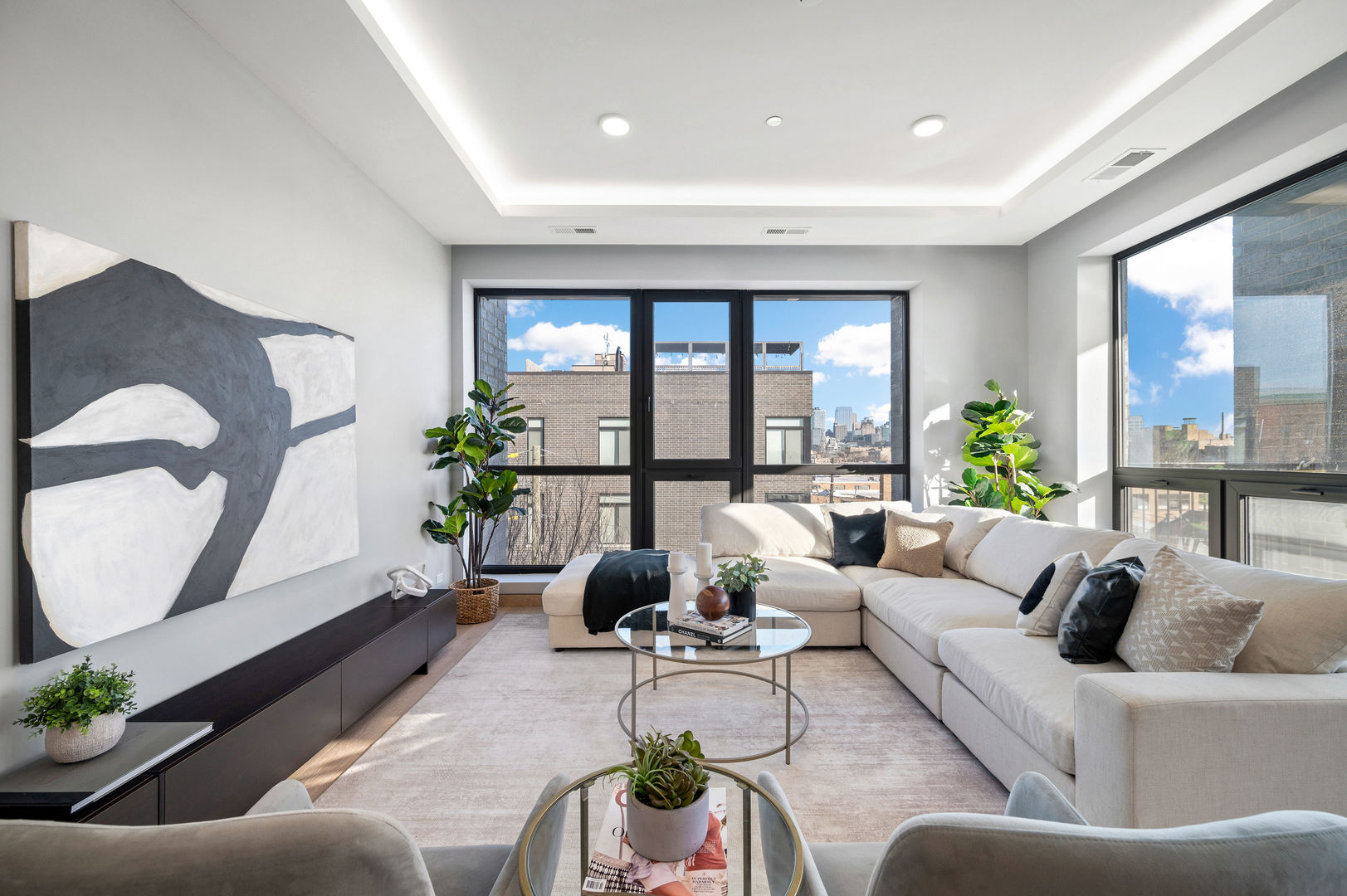 466 N Paulina Street Unit: 203