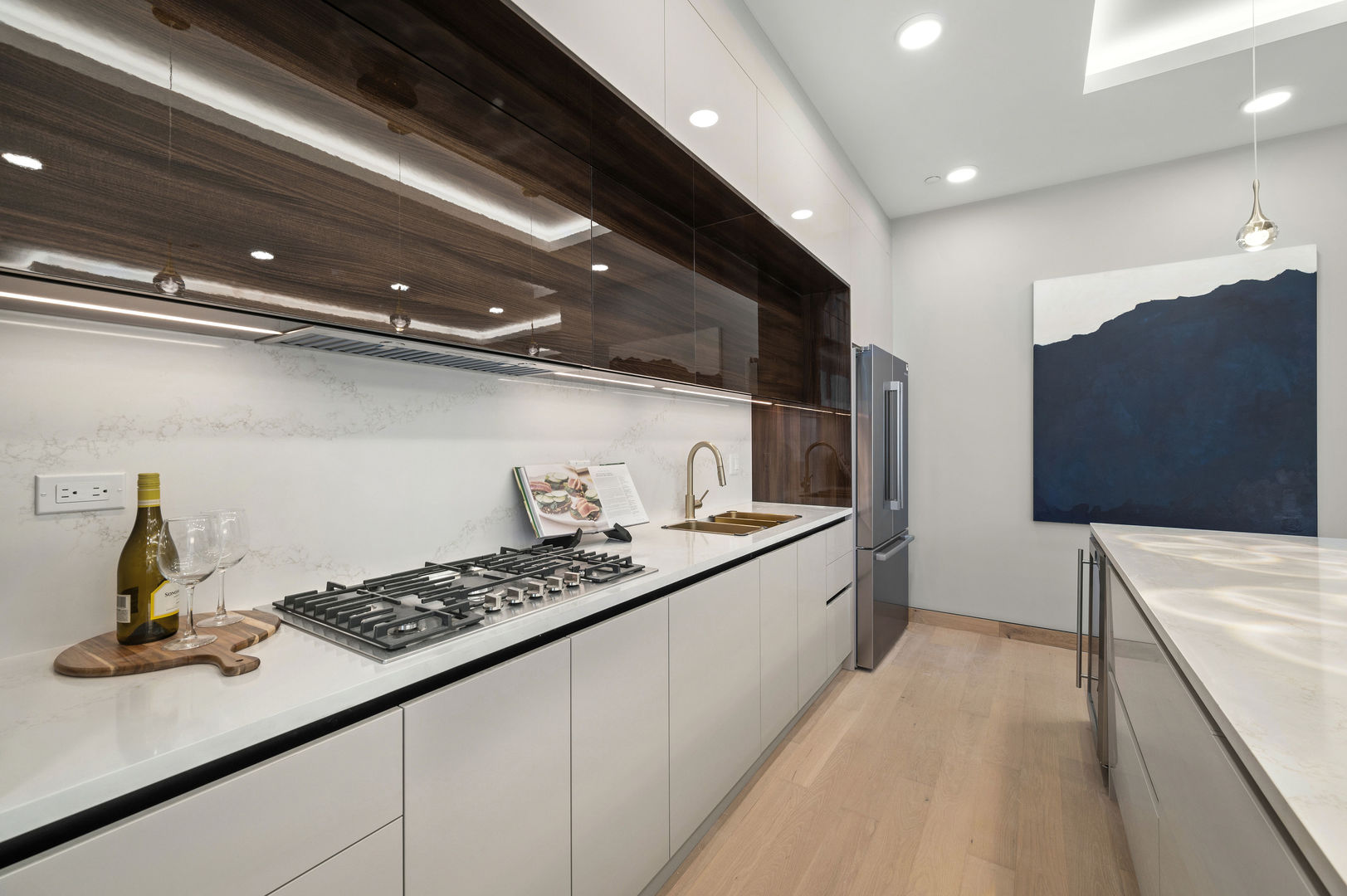 466 N Paulina Street Unit: 203