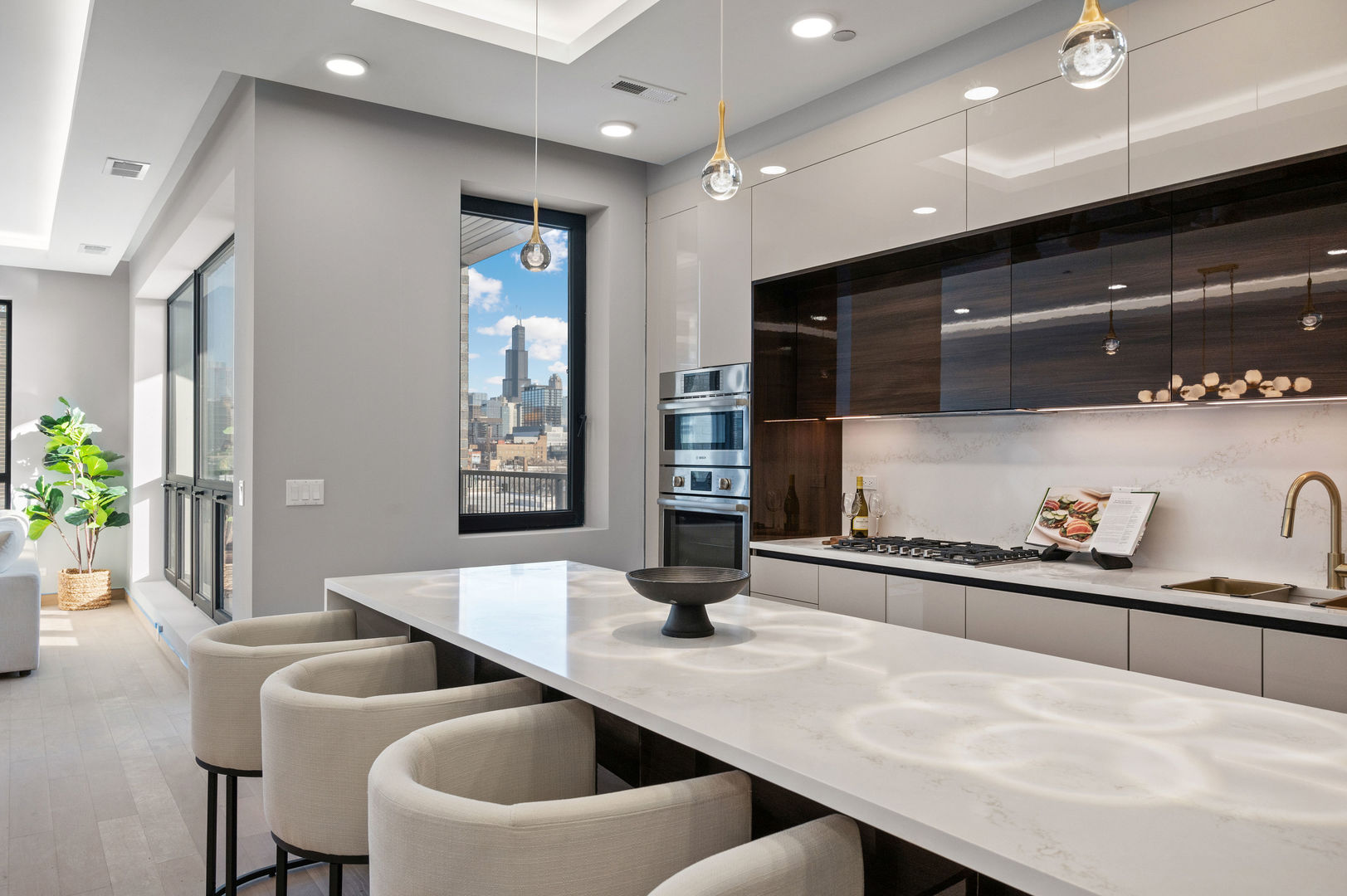 466 N Paulina Street Unit: 203