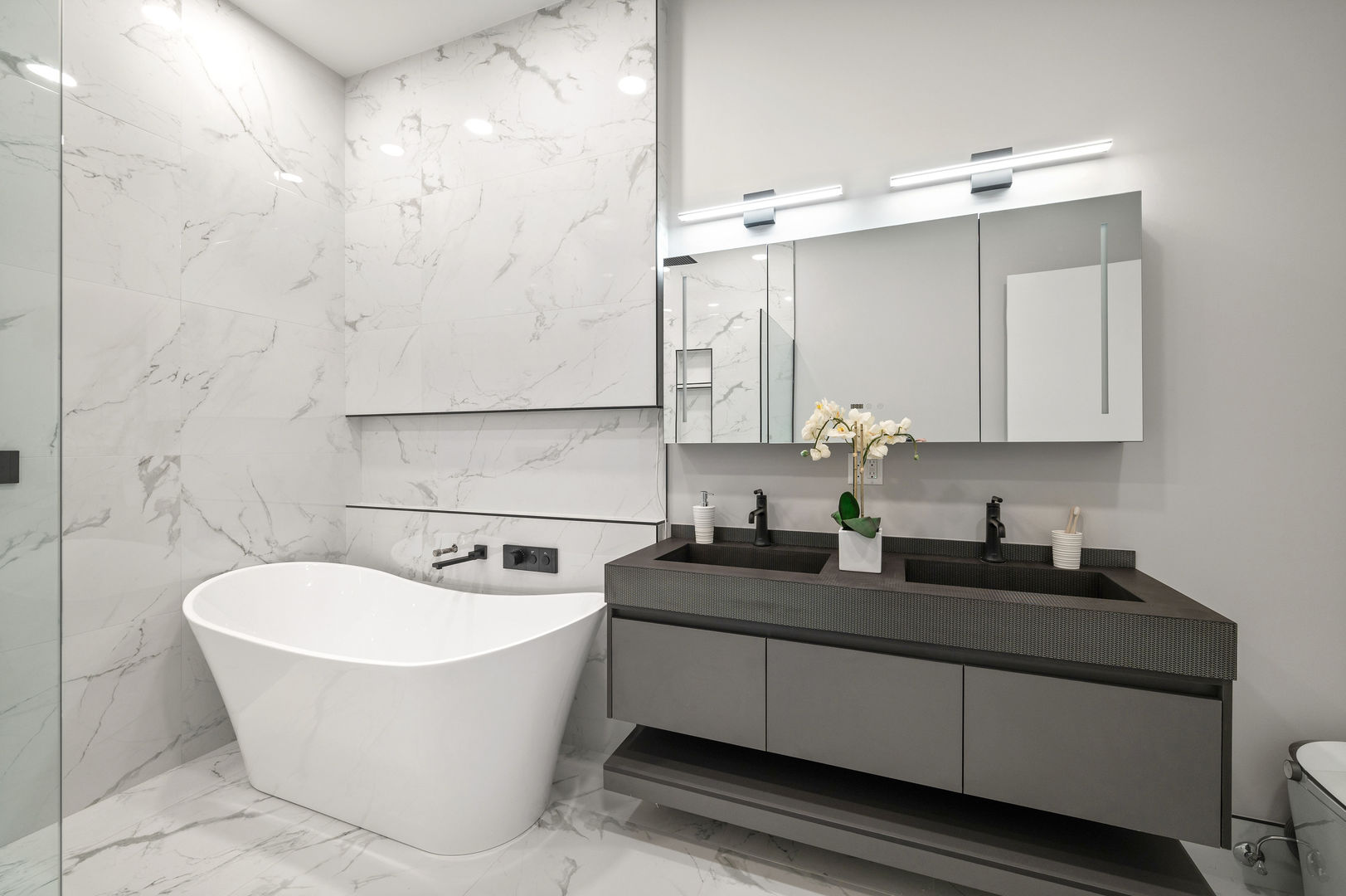 466 N Paulina Street Unit: 203
