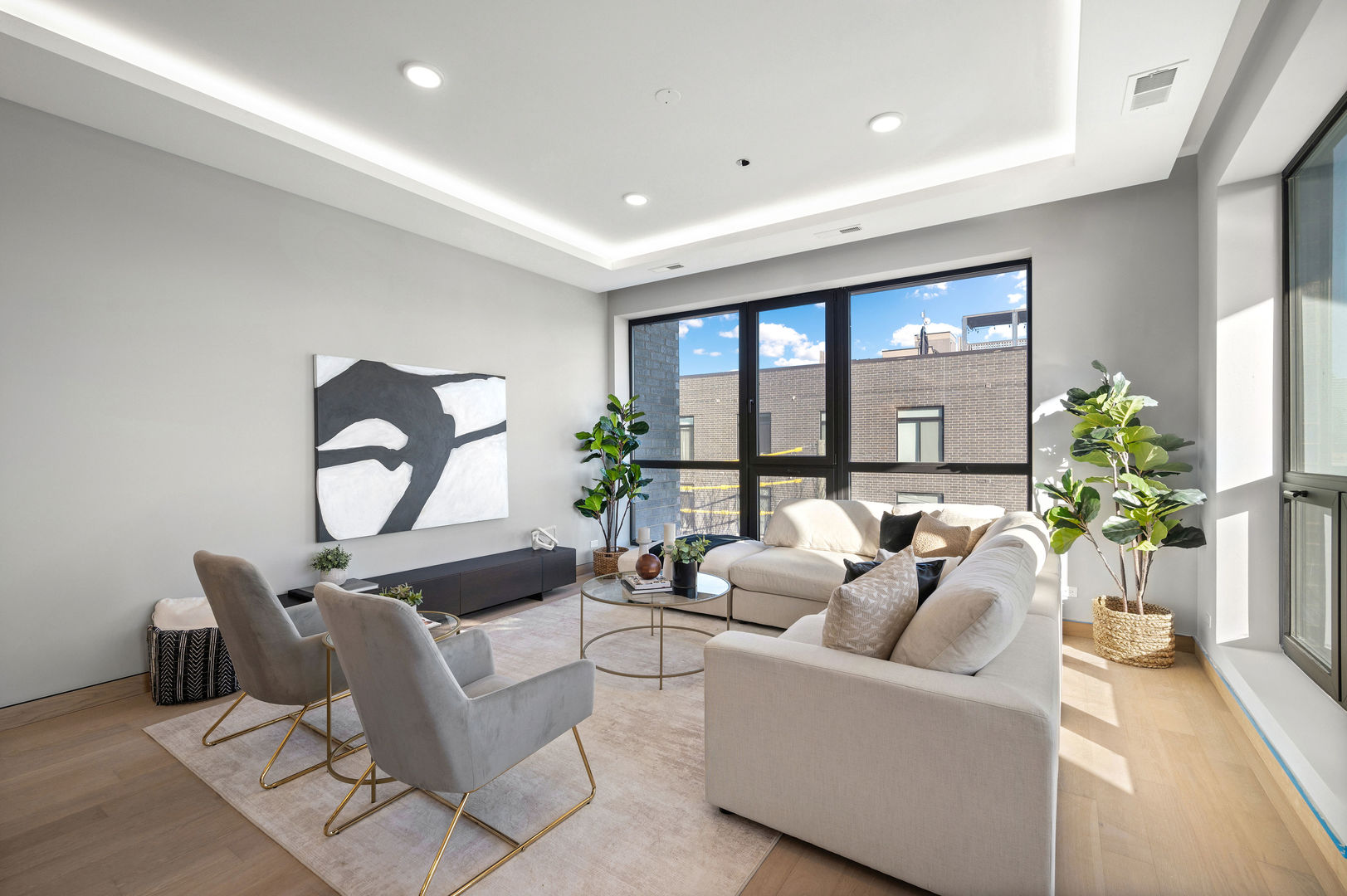 466 N Paulina Street Unit: 203
