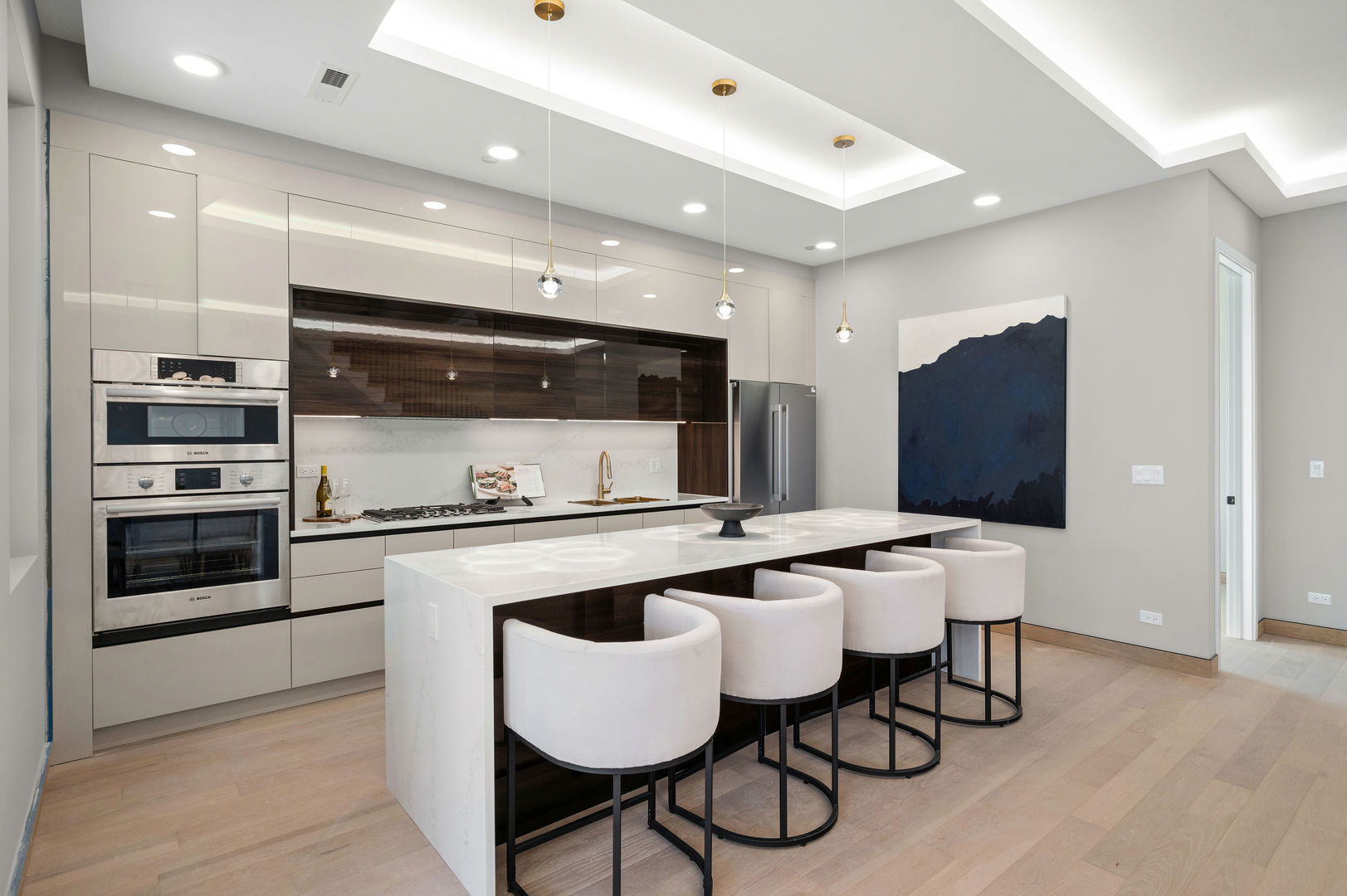 466 N Paulina Street Unit: 203