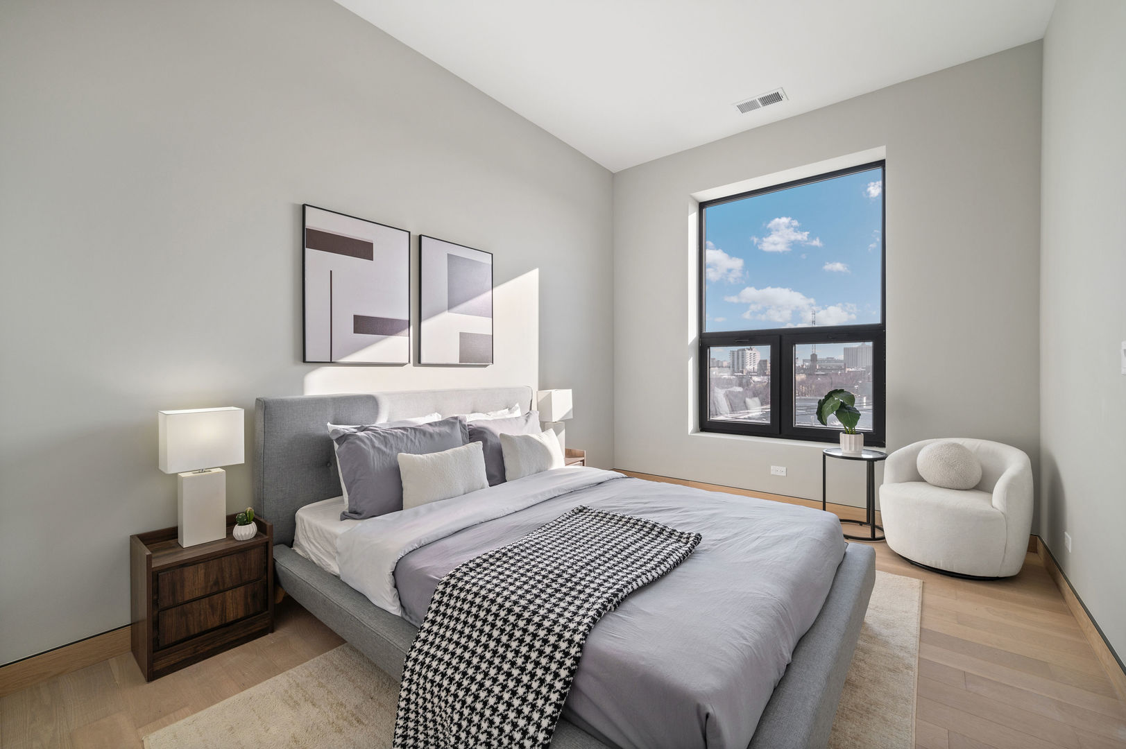 466 N Paulina Street Unit: 203
