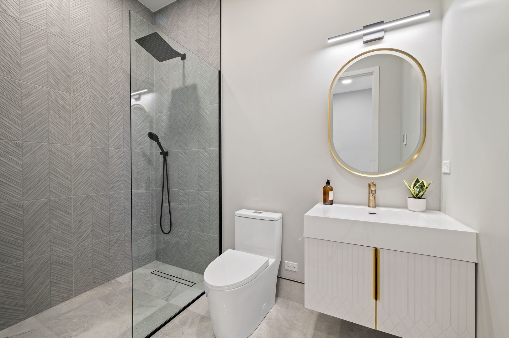 466 N Paulina Street Unit: 203