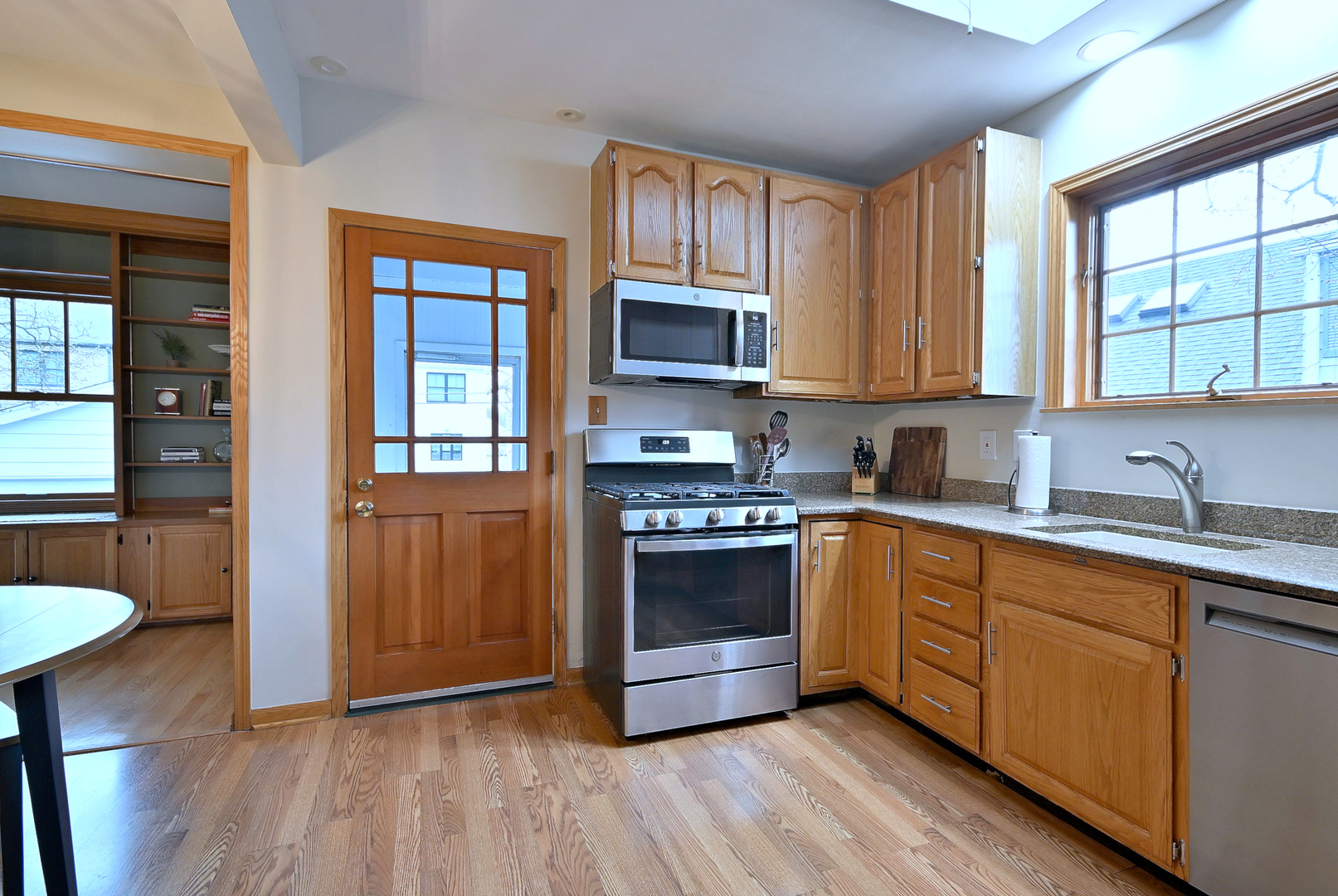 225 S Fairview Avenue