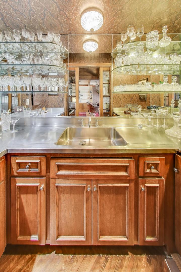 6500 Shady Lane